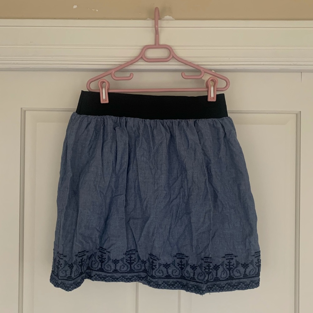 Embroidered skirt